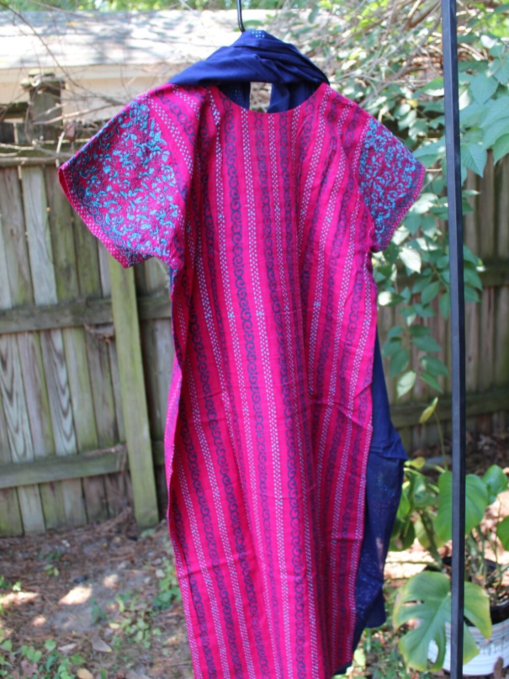 Traditional Indian Salwar Kameez Set - Kurti, Patiala Pants & Dupatta- small - Picture 10 of 10